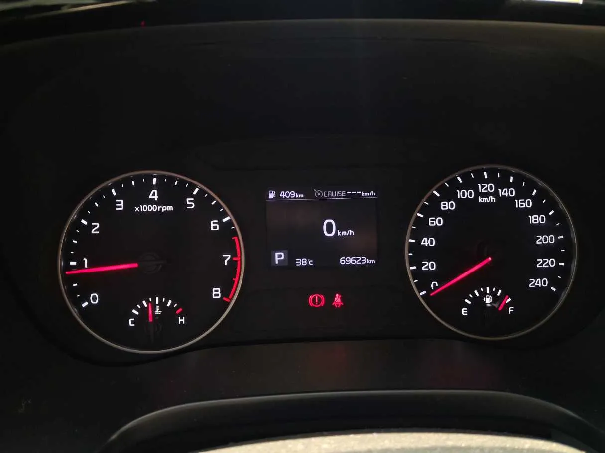 Car image 18