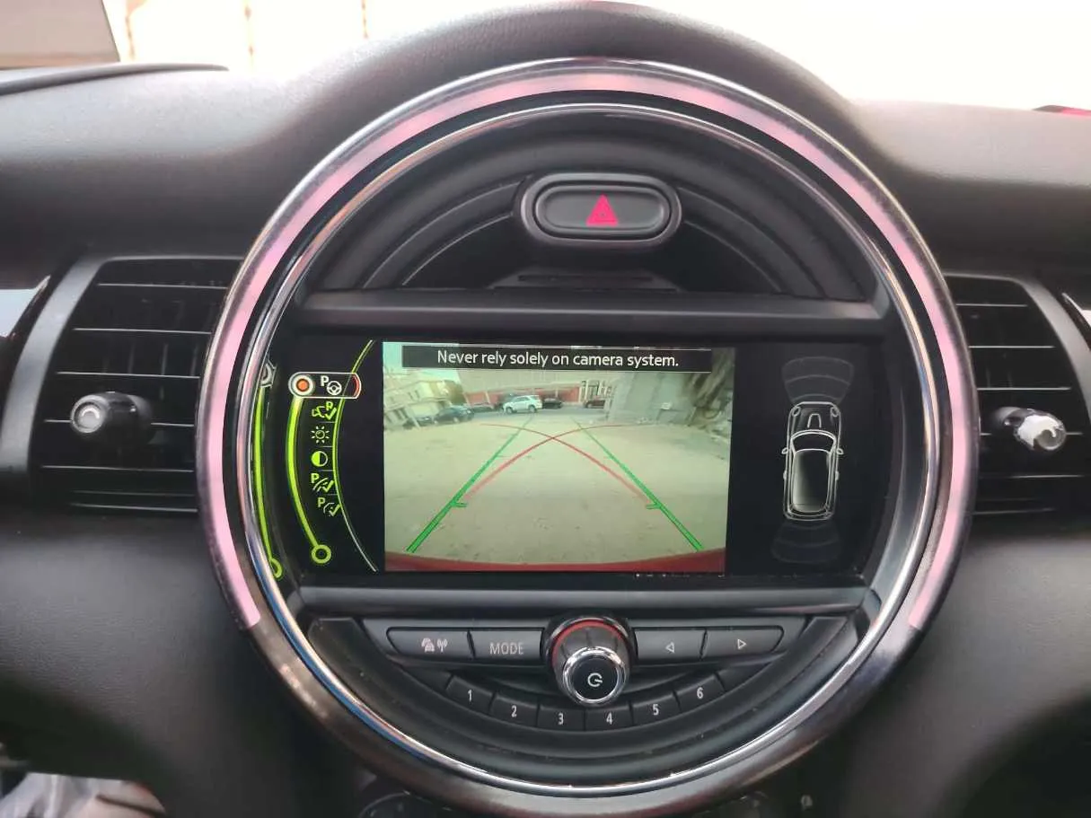 Car image 27
