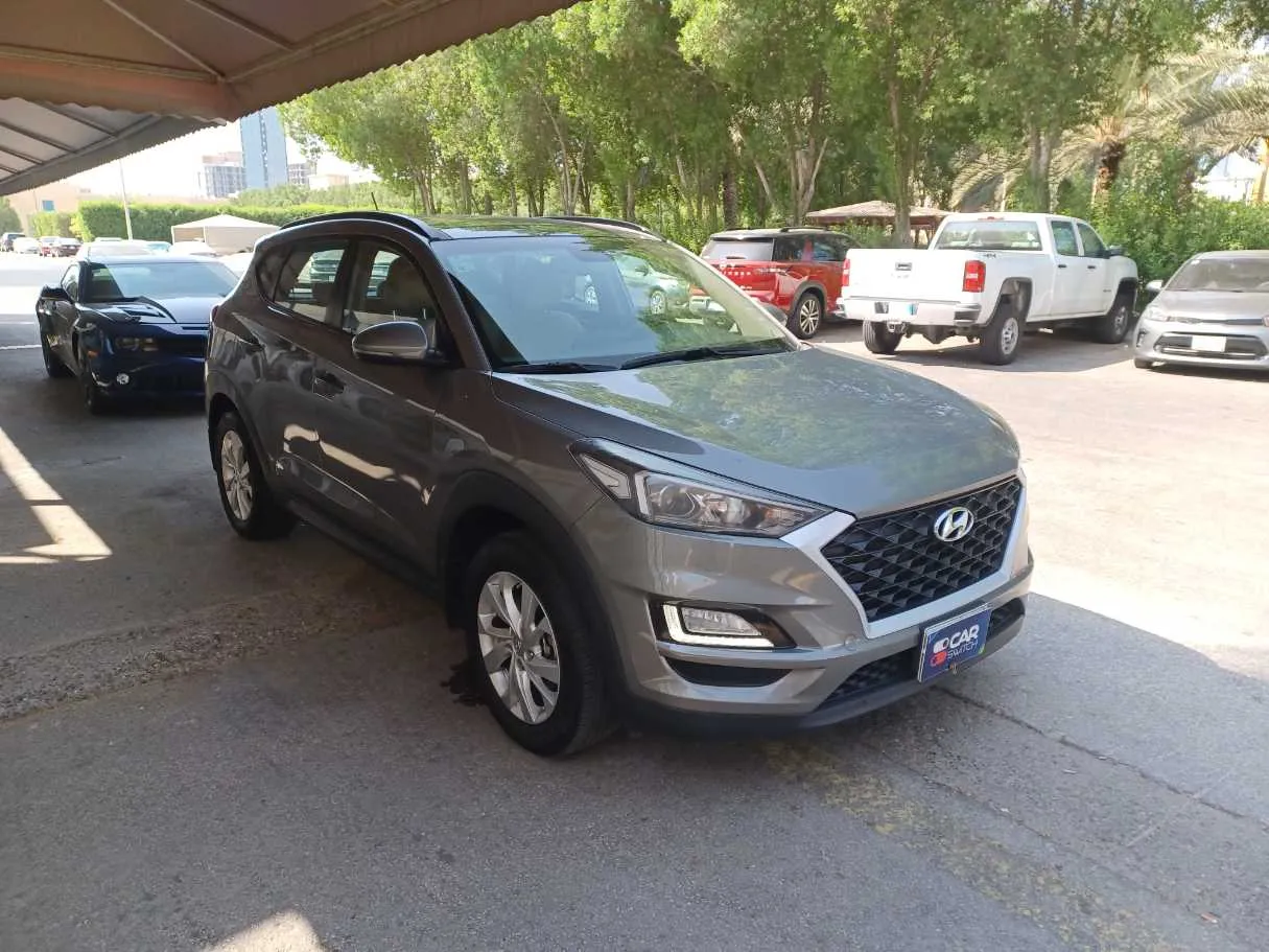 Car image 4