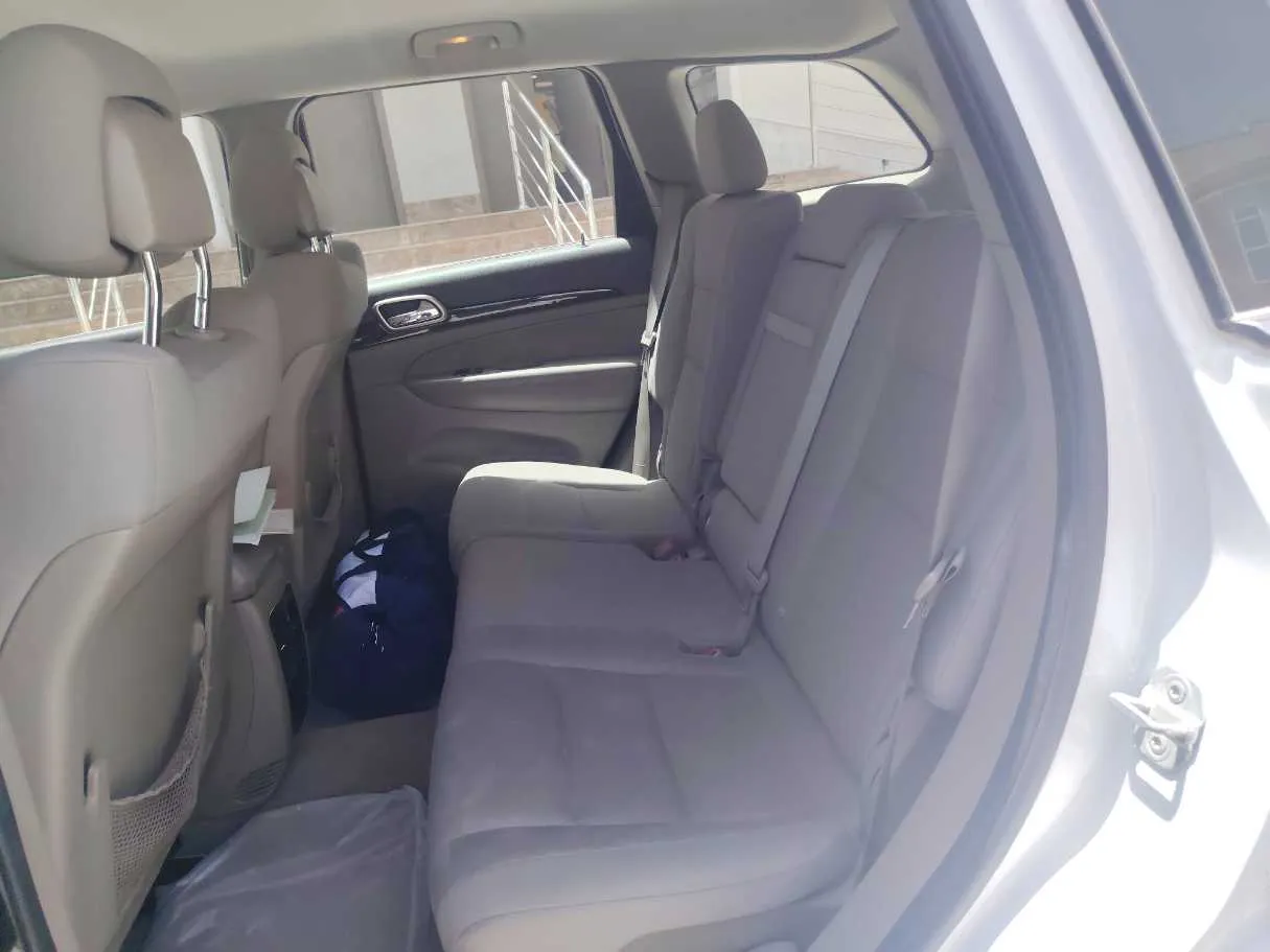 Car image 16