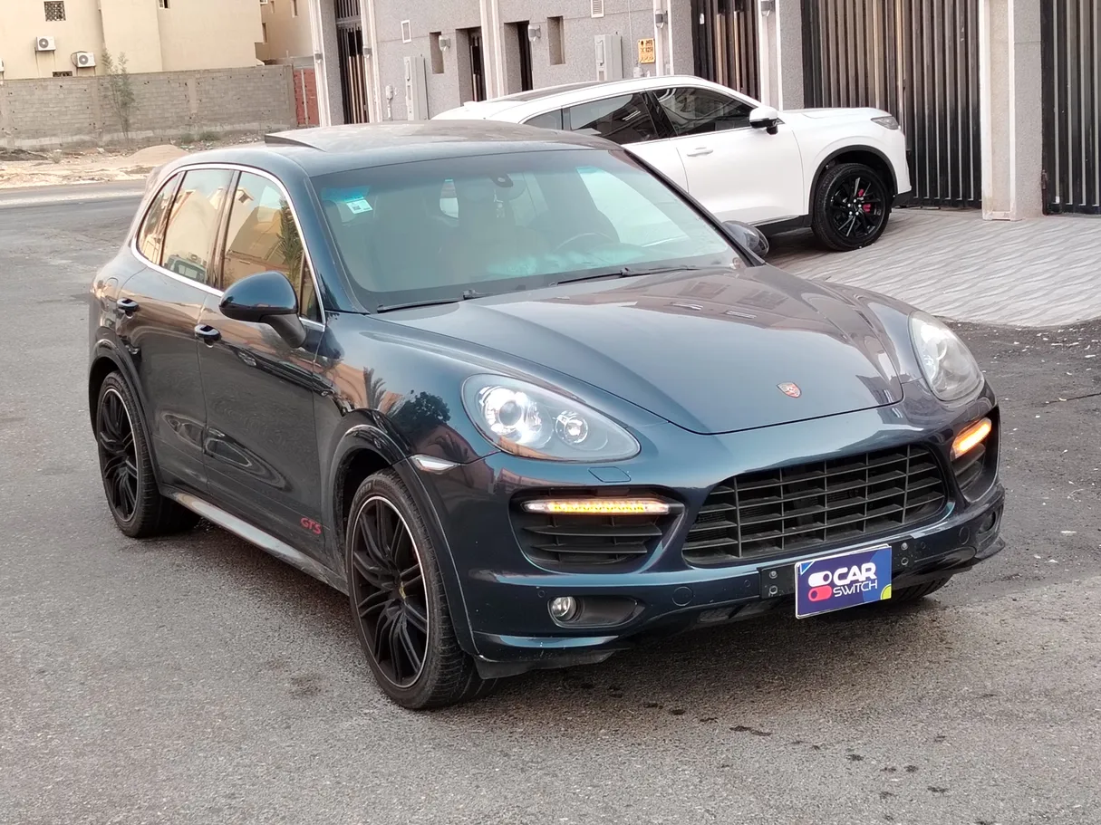 Car image 3
