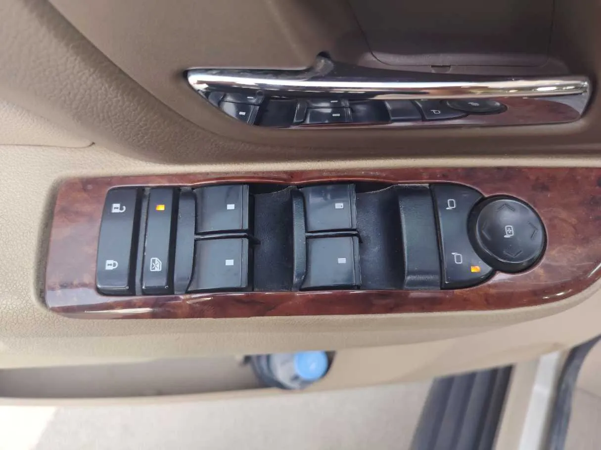 Car image 29