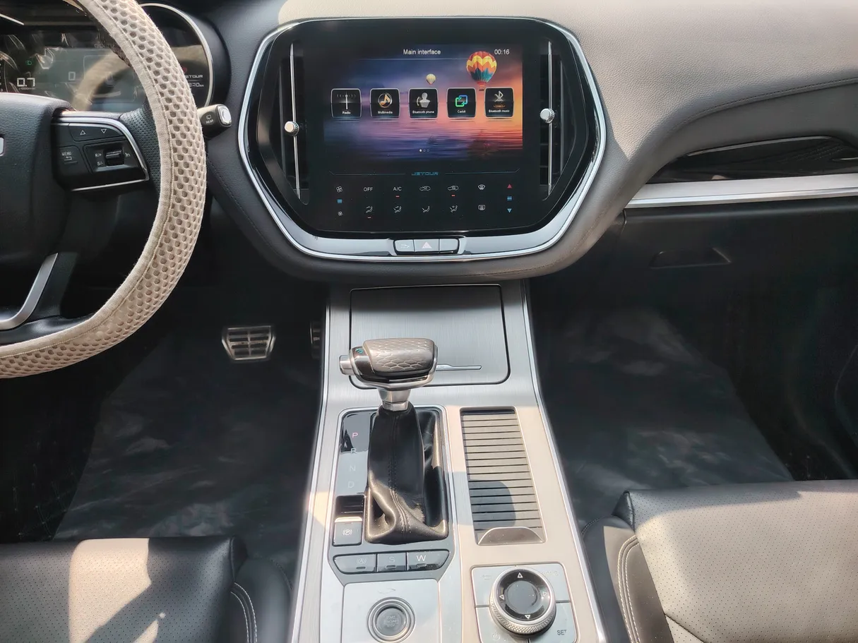 Car image 19
