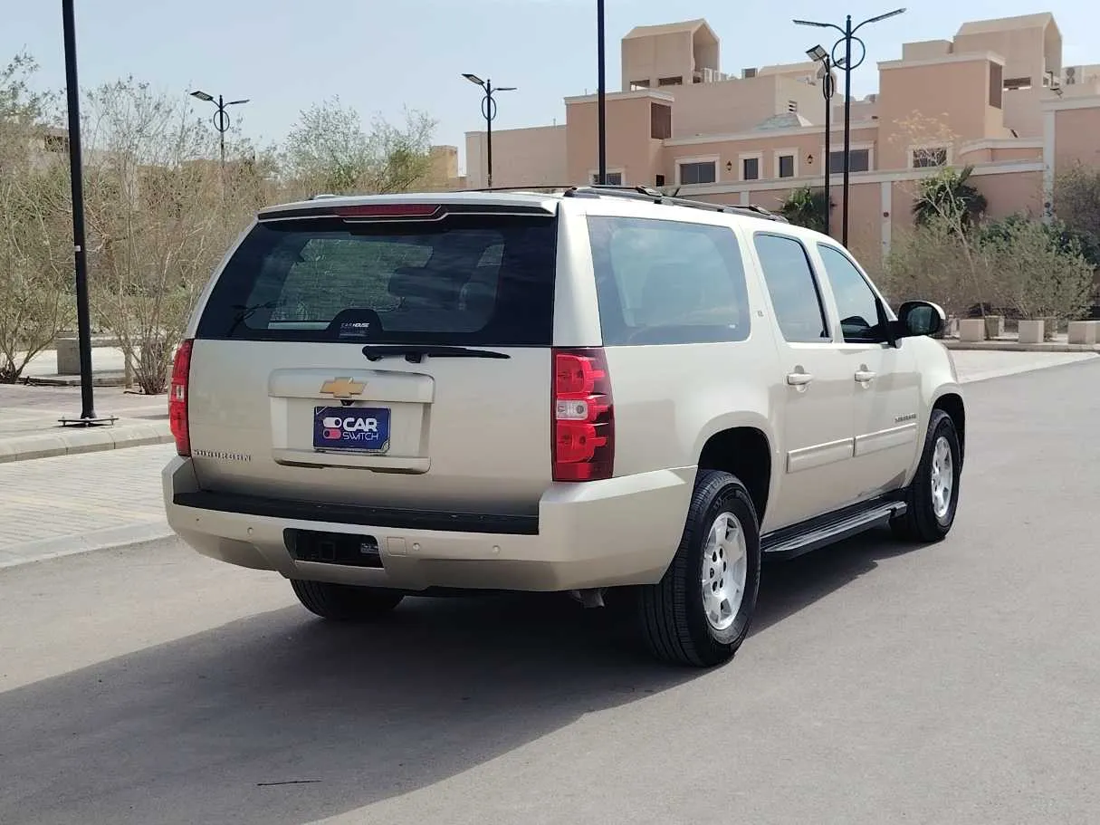 Car image 5