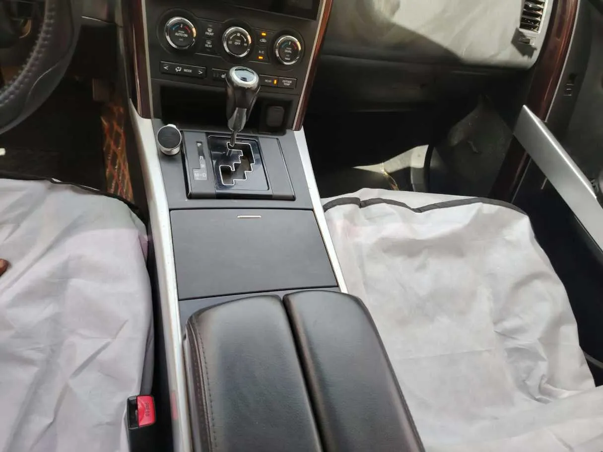 Car image 27