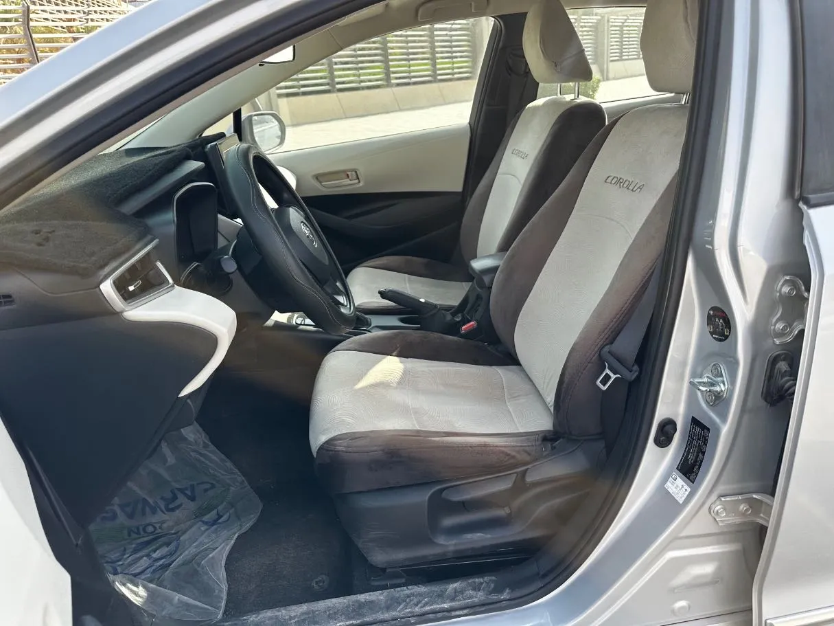 Car image 11