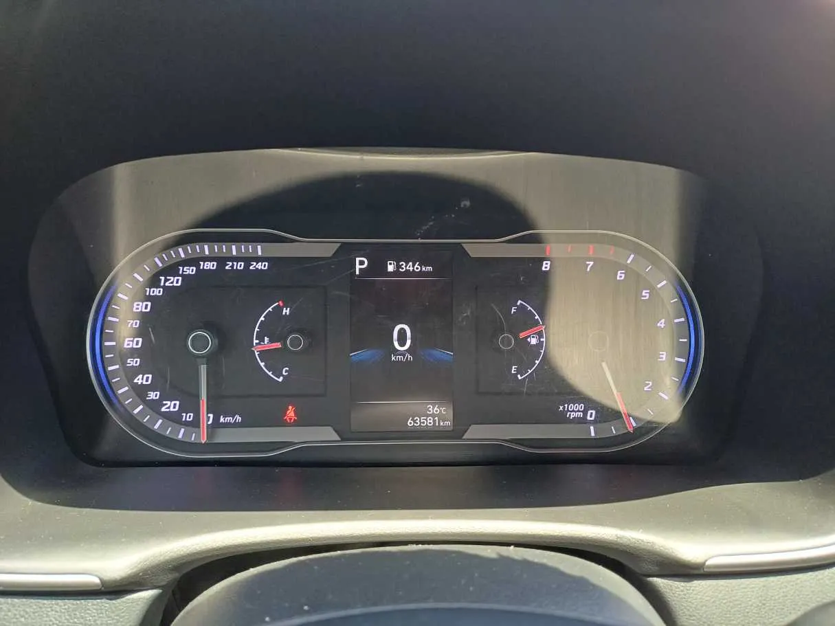 Car image 17