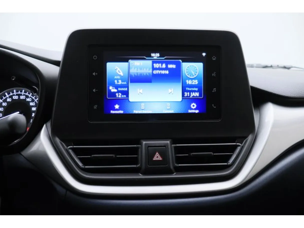 Car image 5