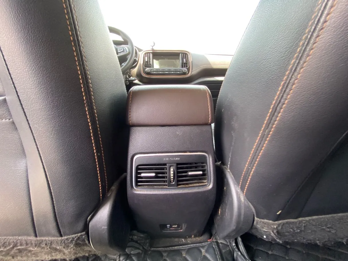 Car image 24