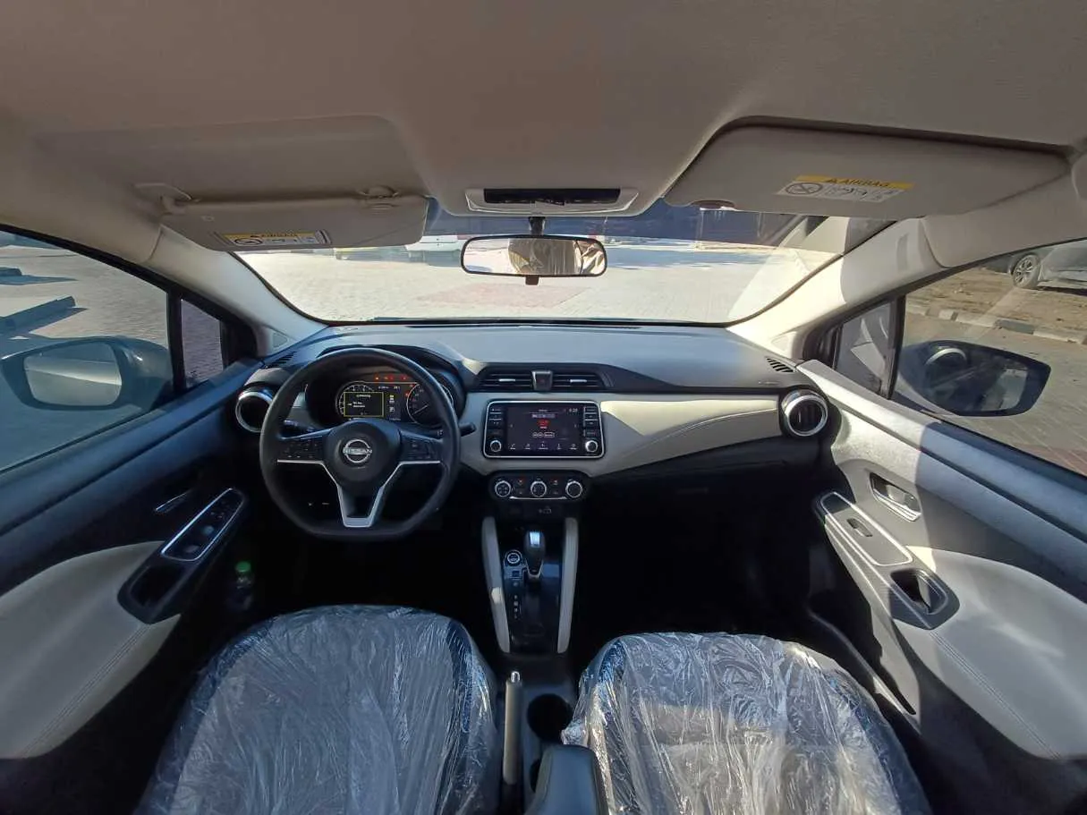 Car image 14