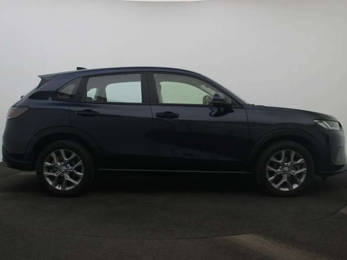 Car image 13