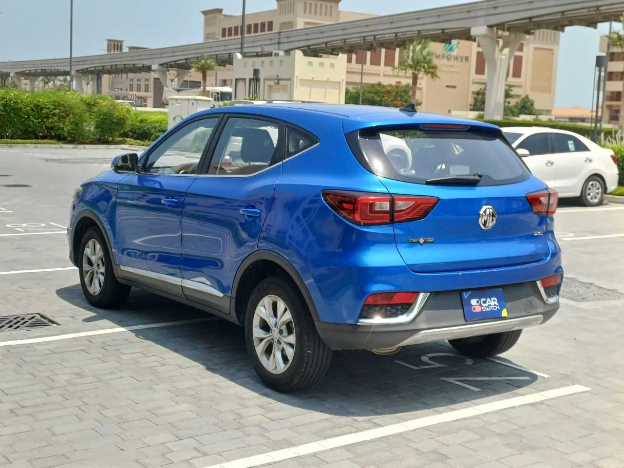 Car image 7