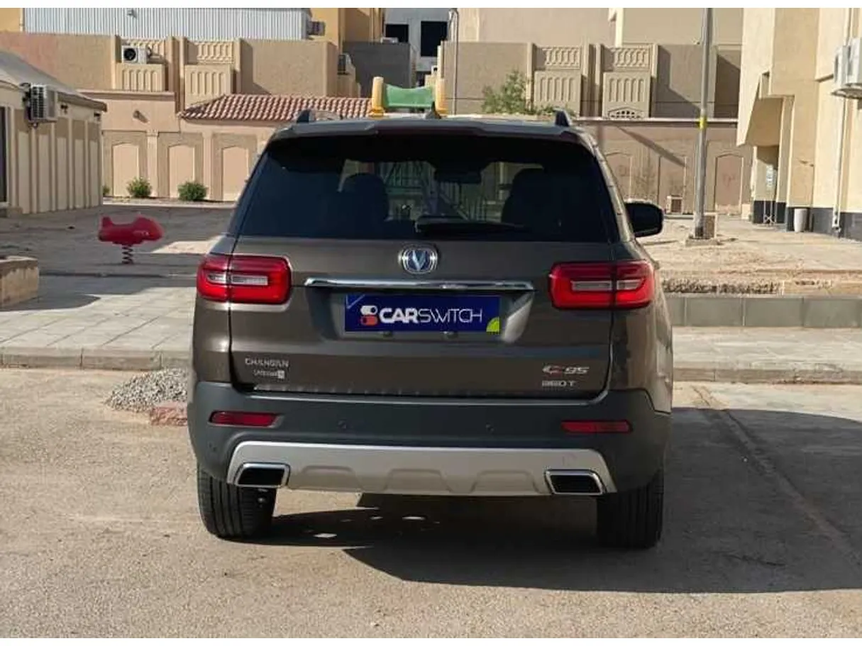 Car image 9