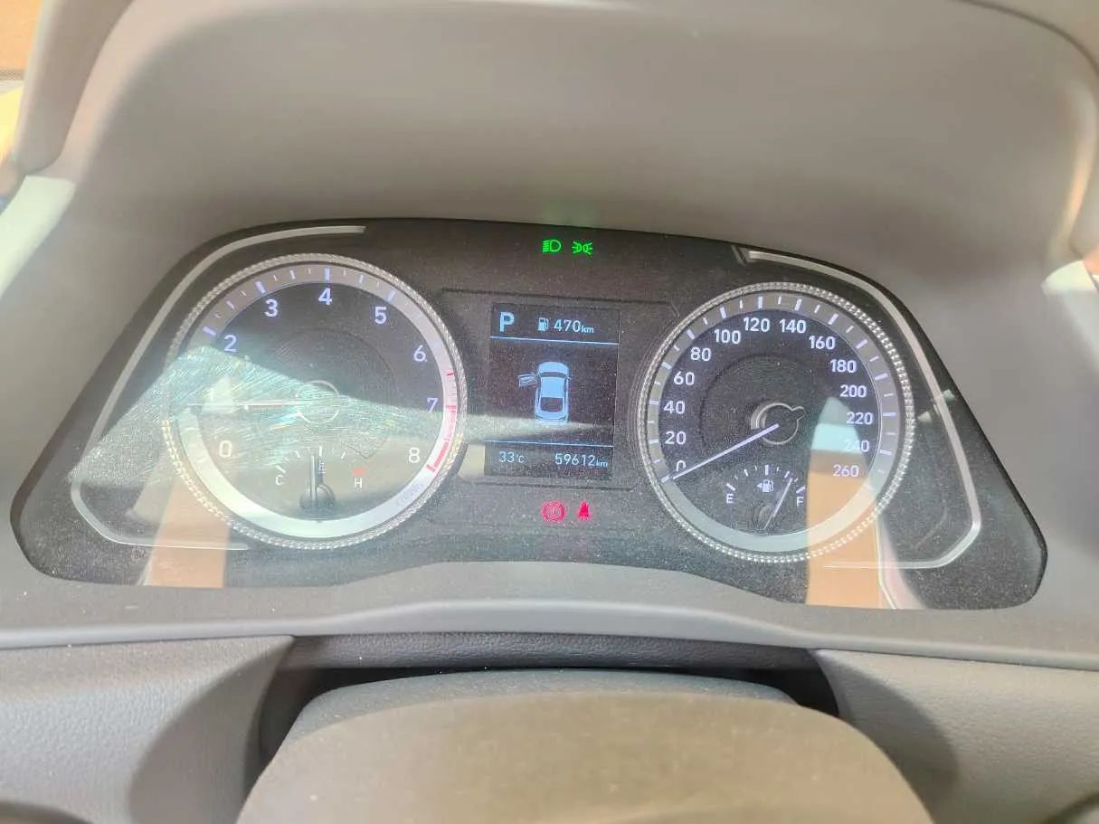 Car image 25