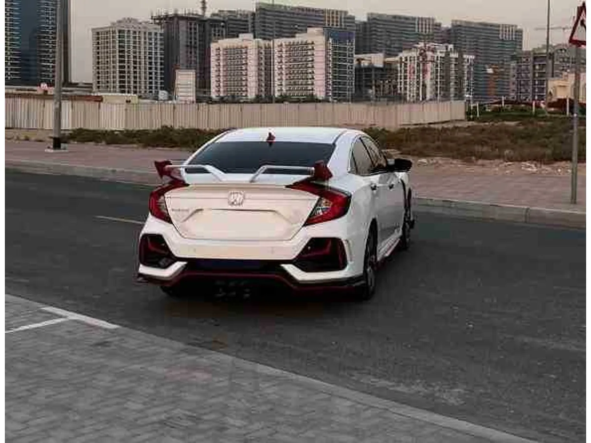 Car image 5