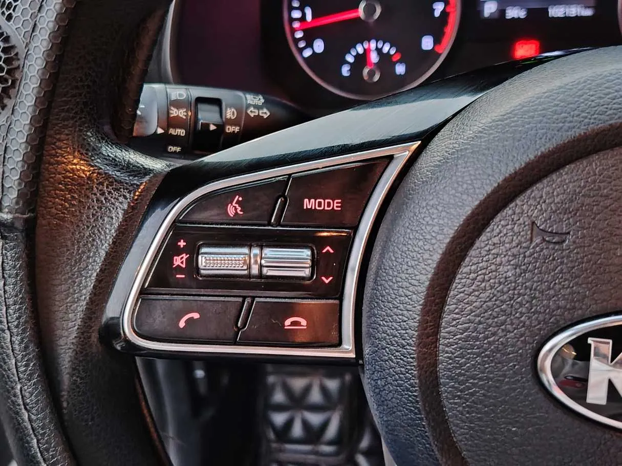 Car image 28