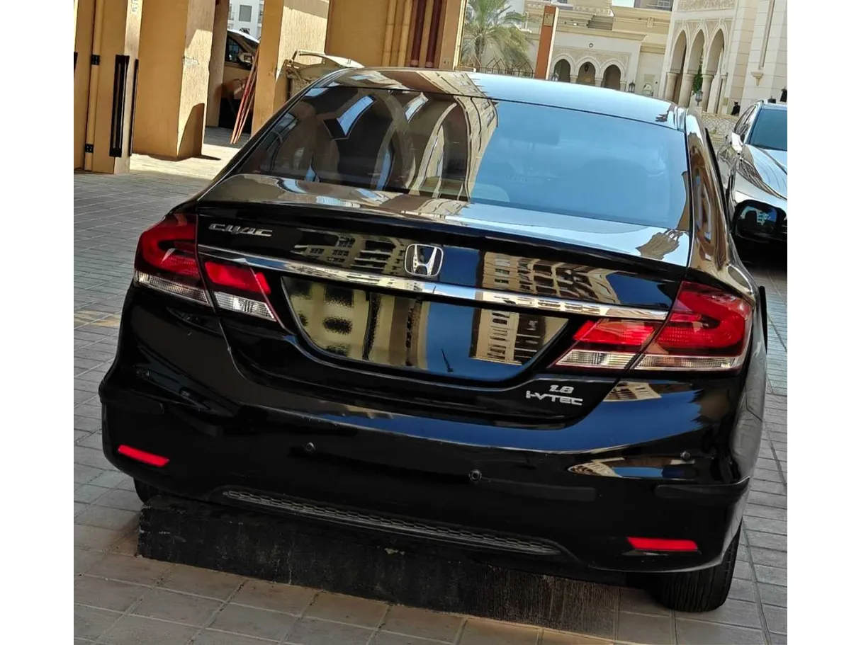 Car image 3
