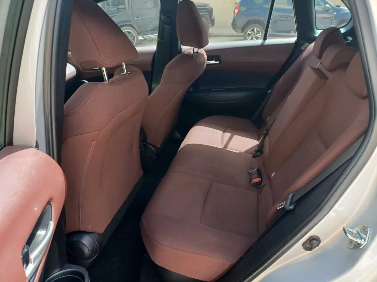 Car image 15