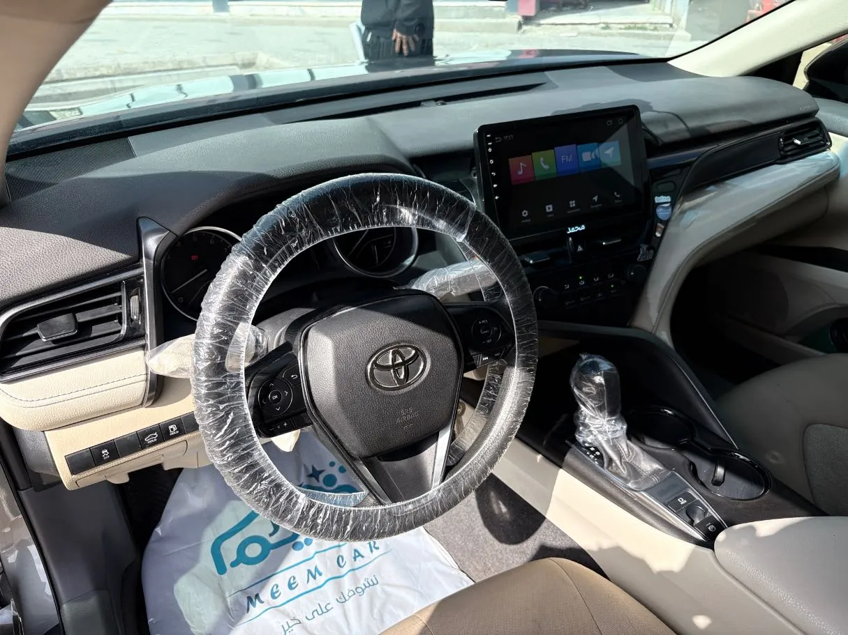 Car image 13