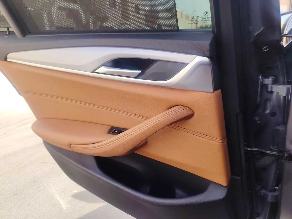 Car image 26