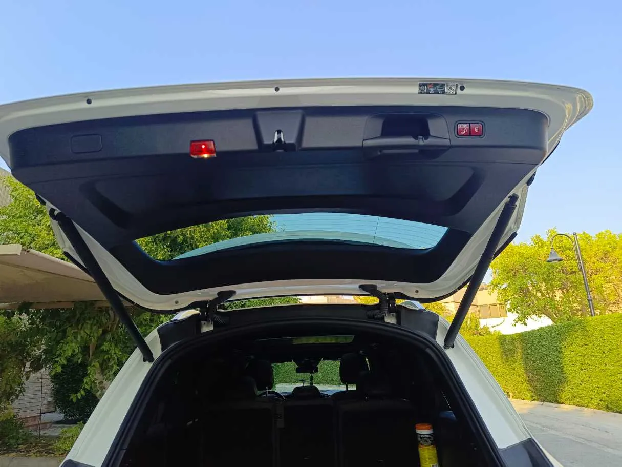 Car image 35