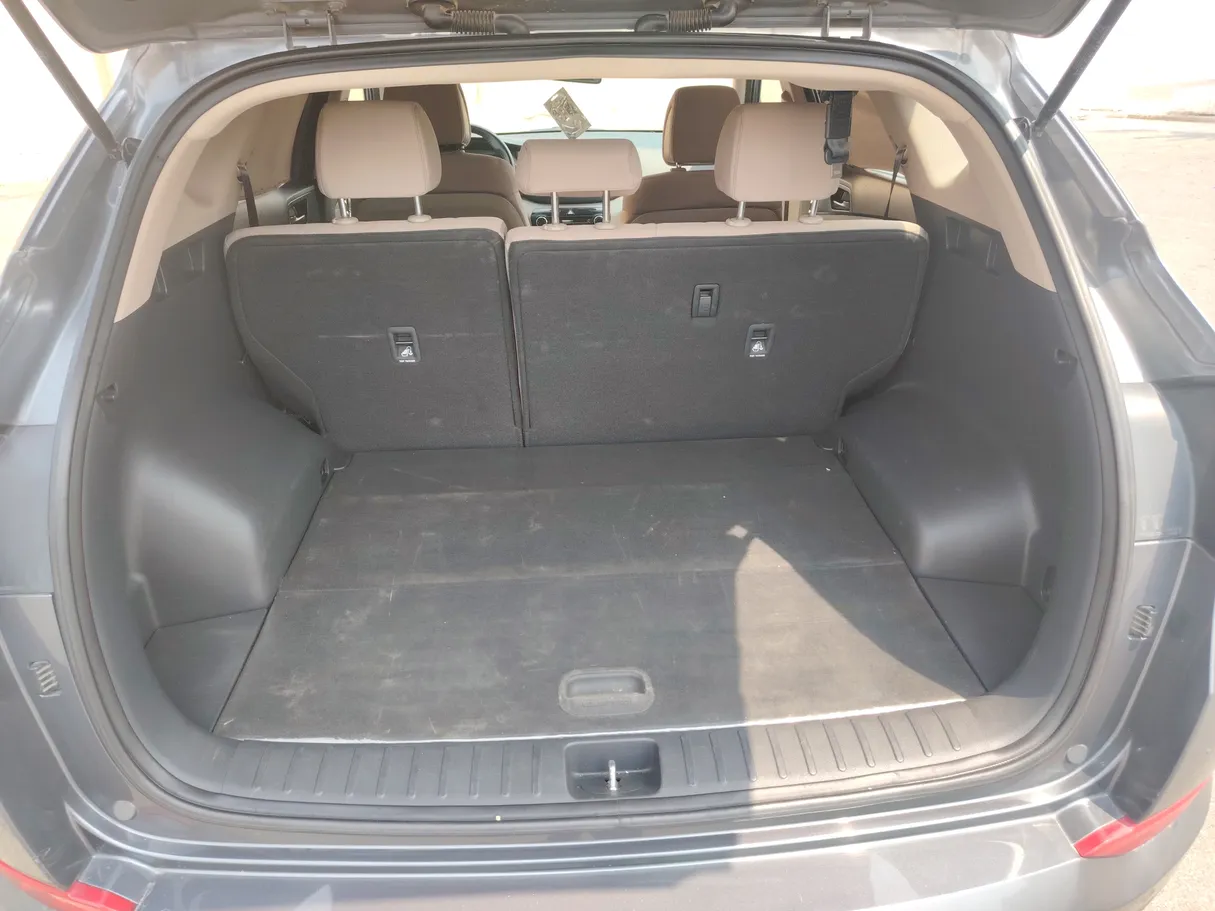 Car image 26
