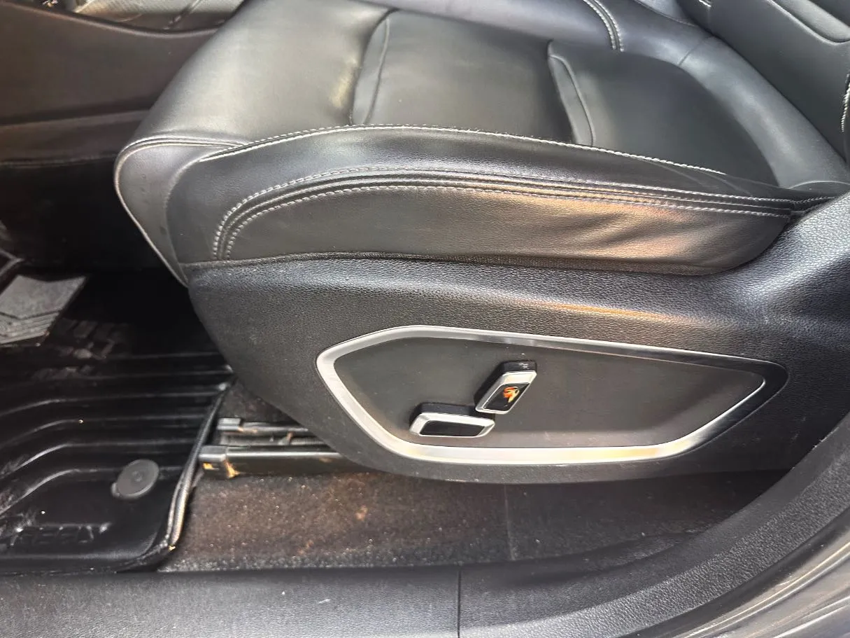 Car image 31