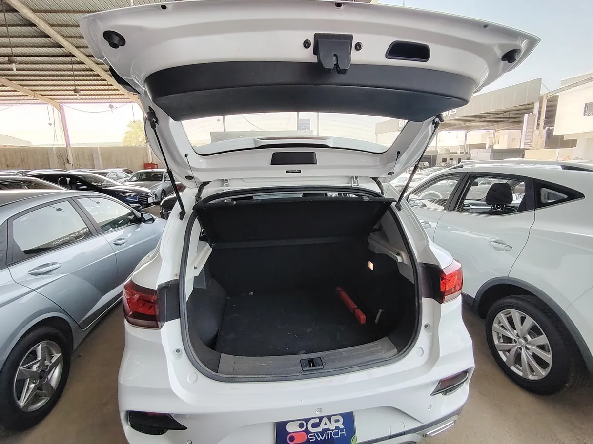 Car image 29
