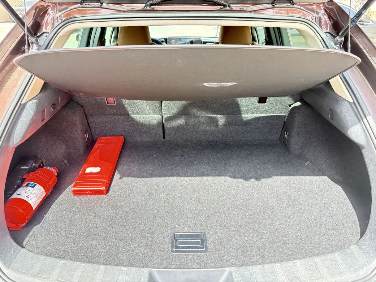 Car image 23