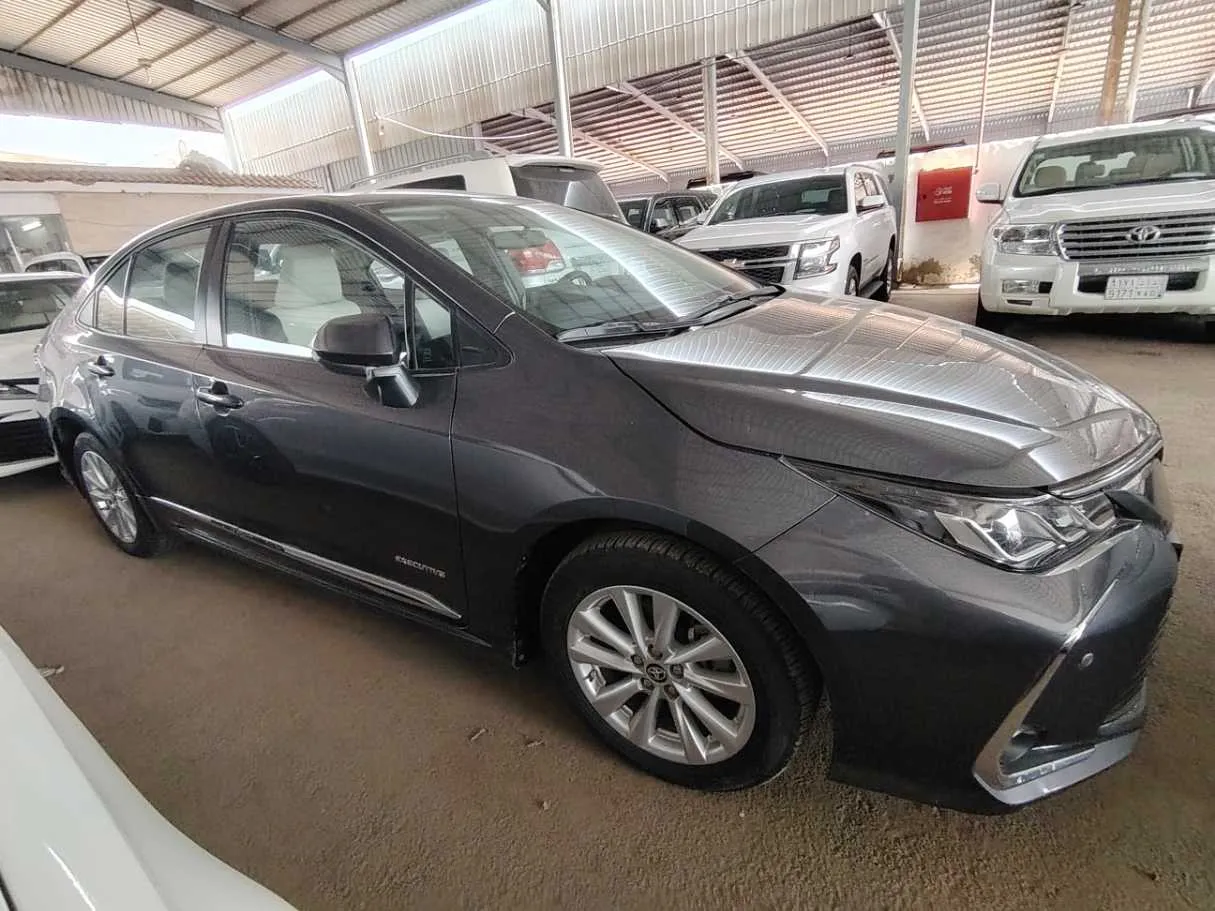 Car image 4