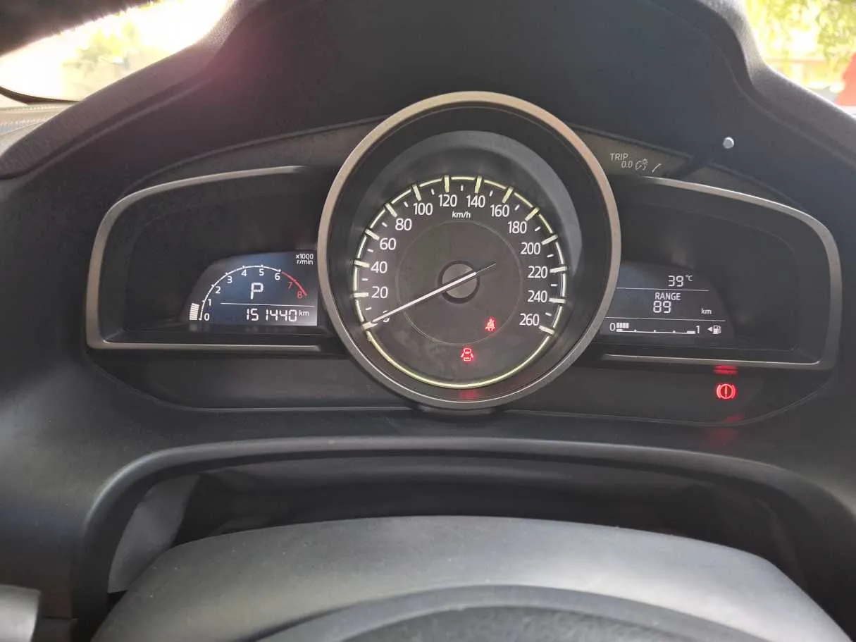Car image 18