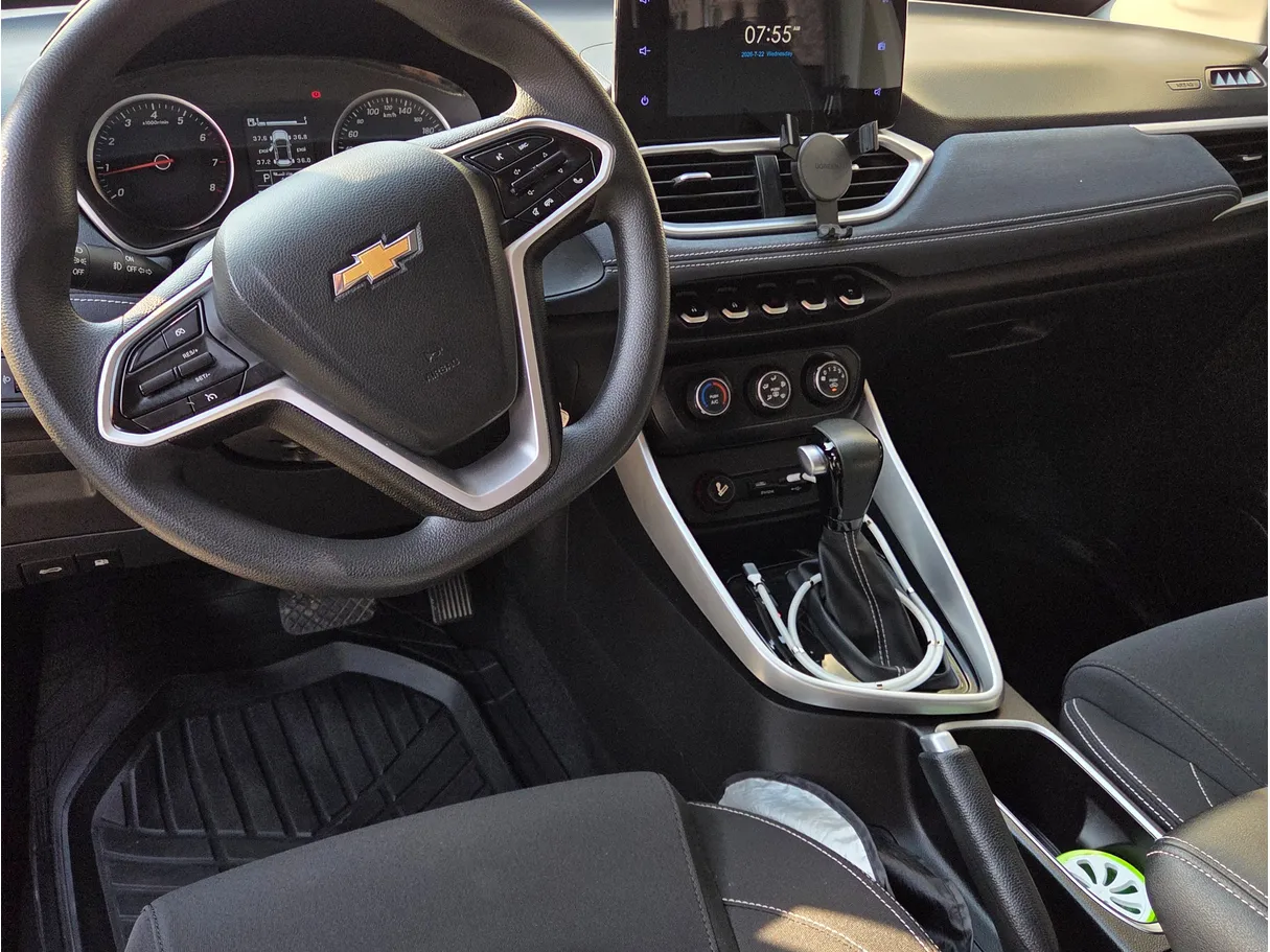 Car image 7