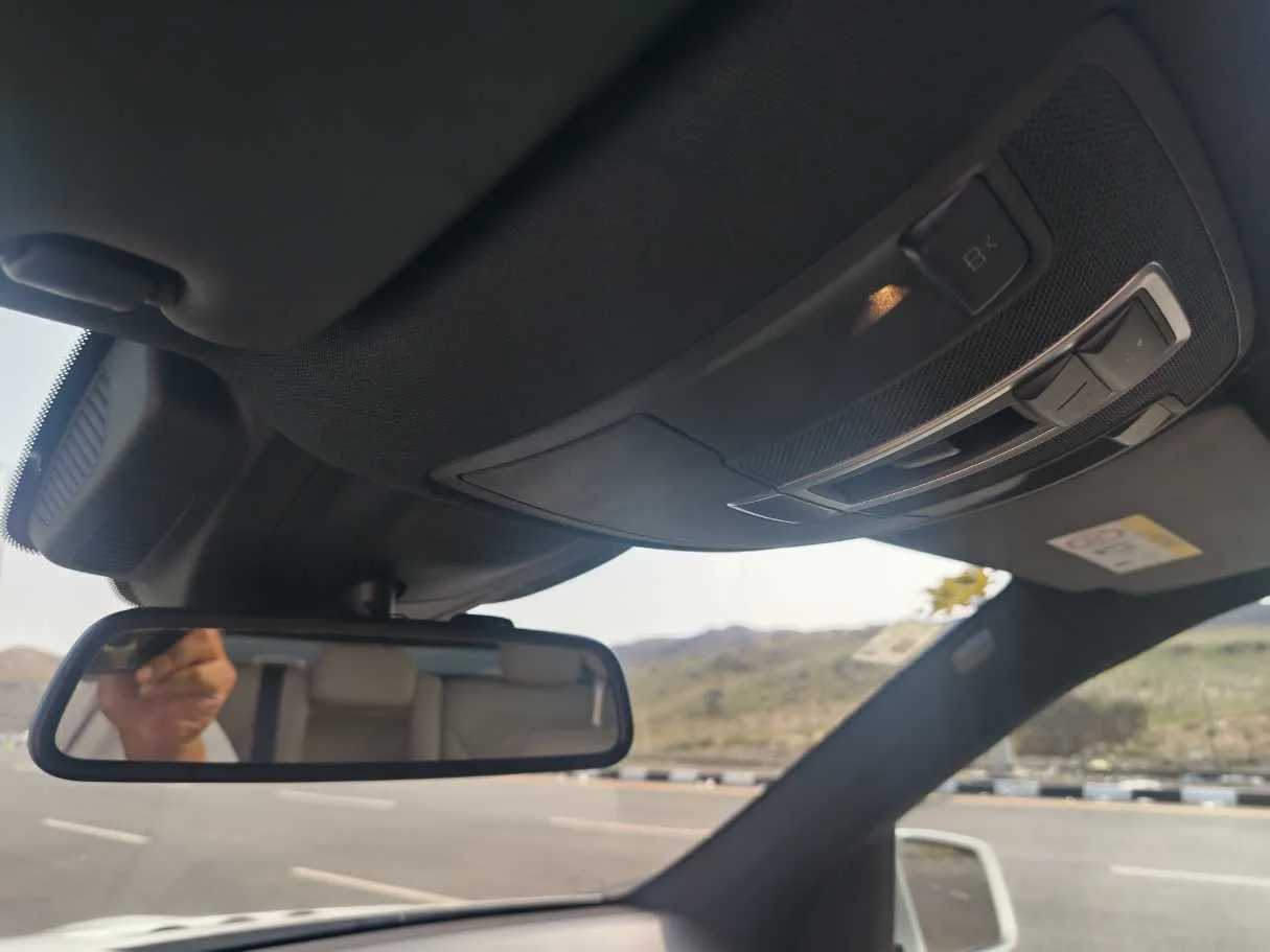 Car image 29
