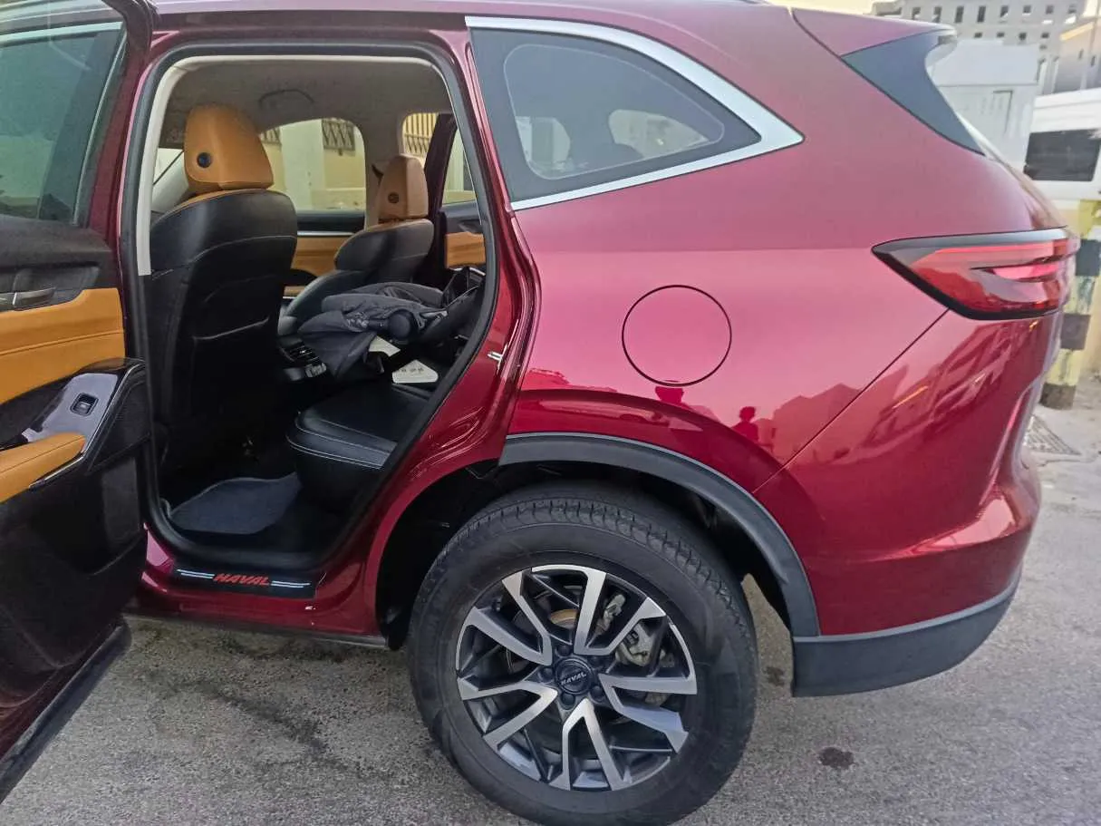 Car image 16