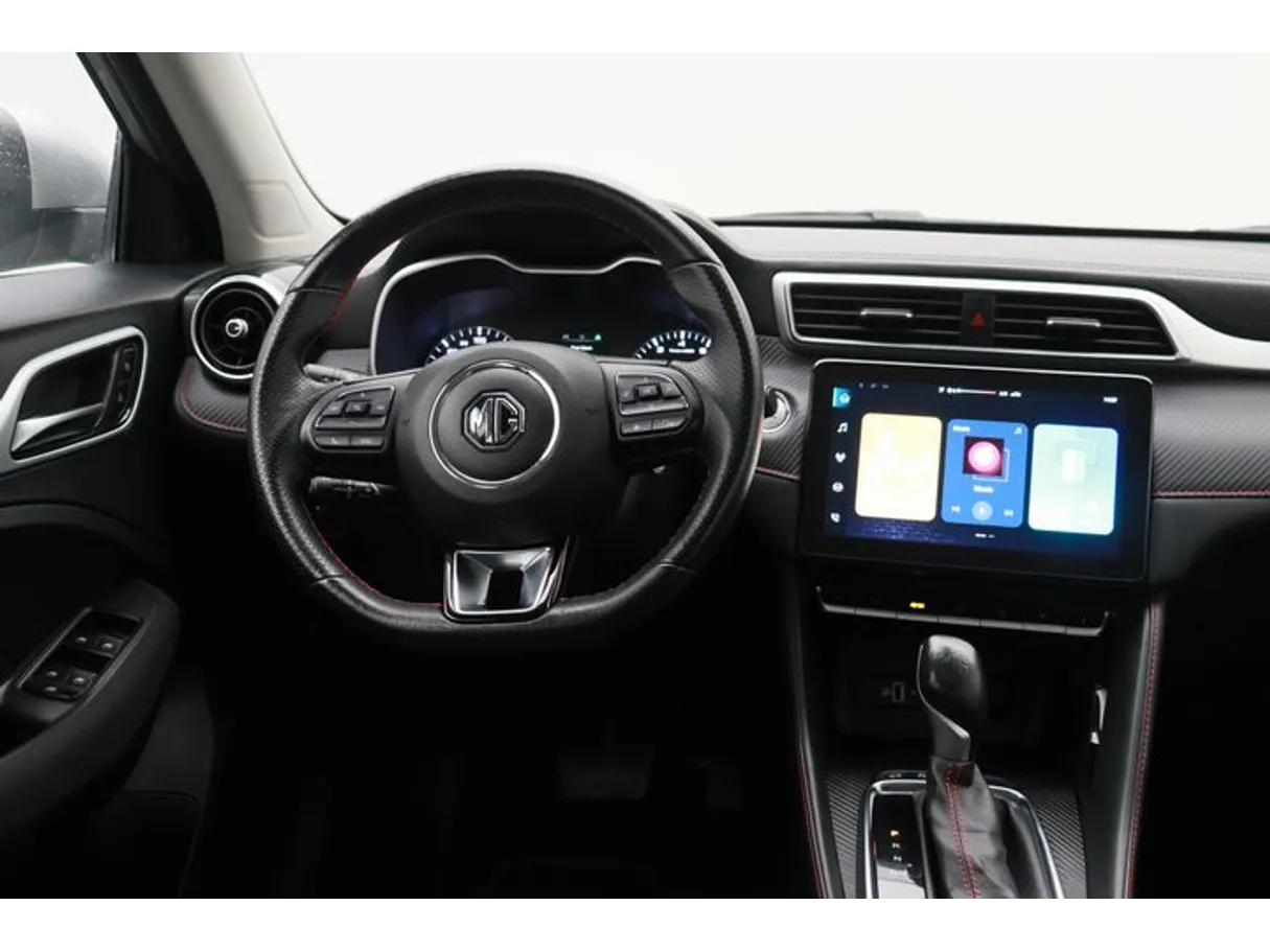 Car image 15