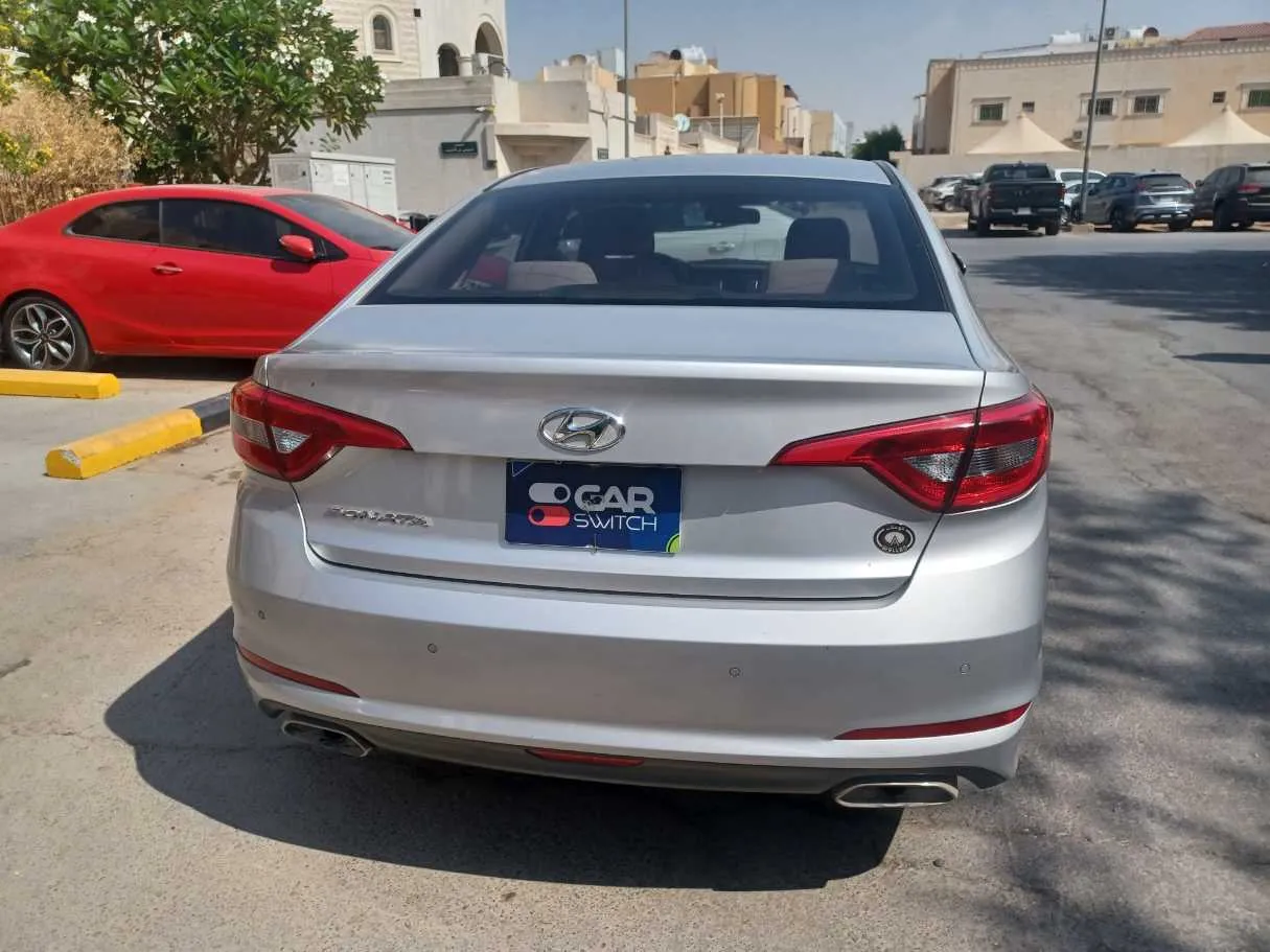 Car image 6