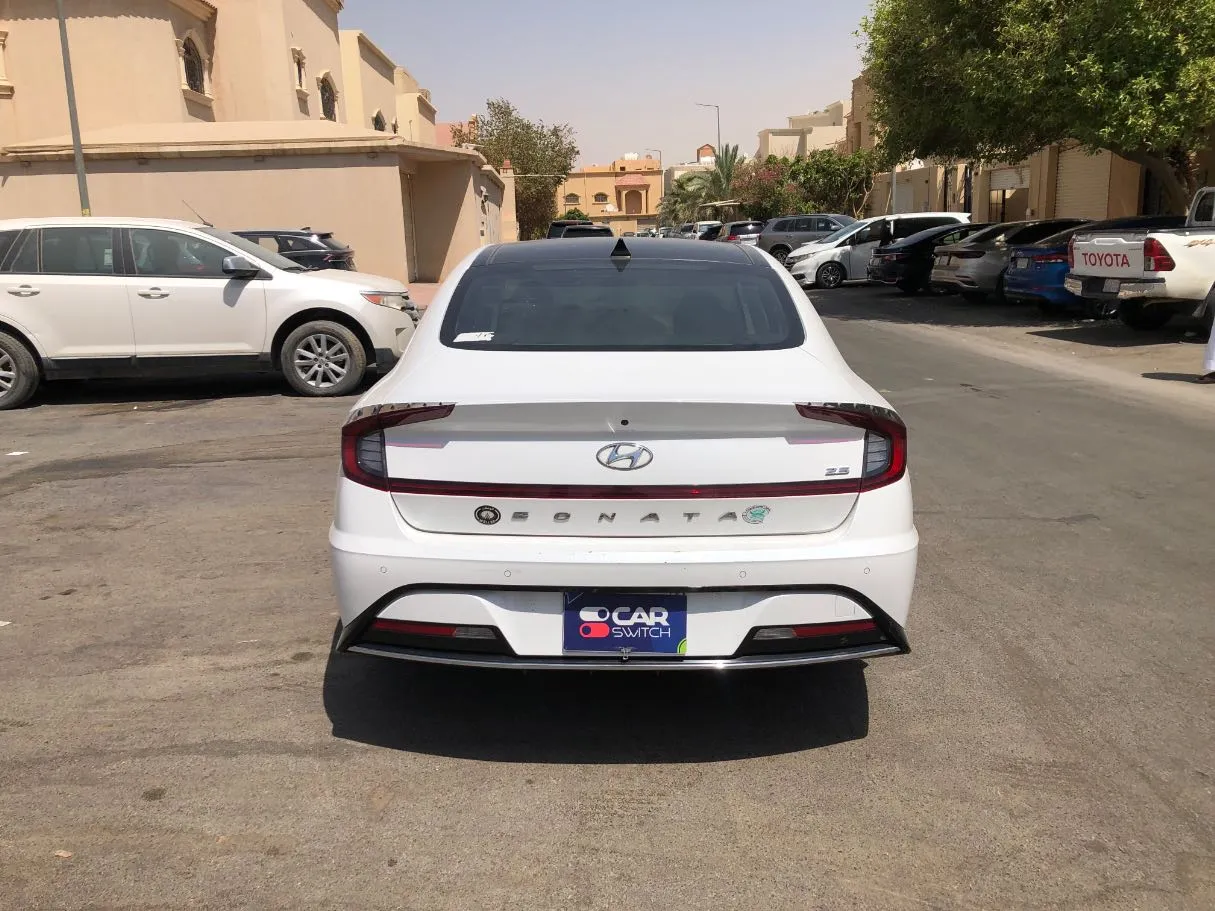 Car image 6