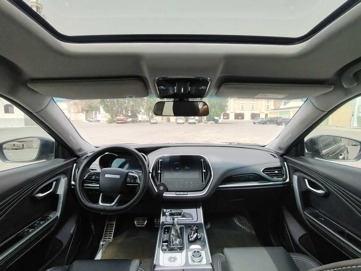Car image 17