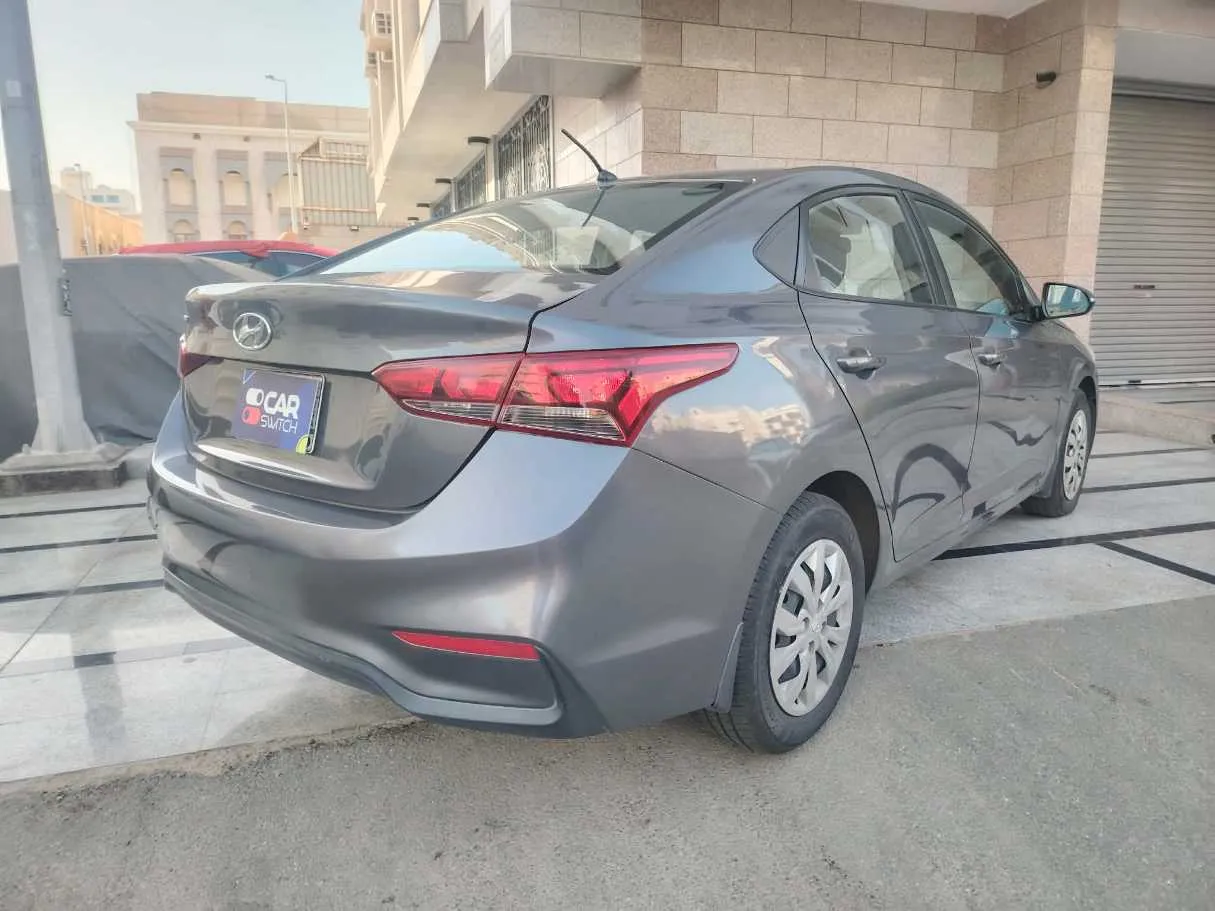 Car image 5
