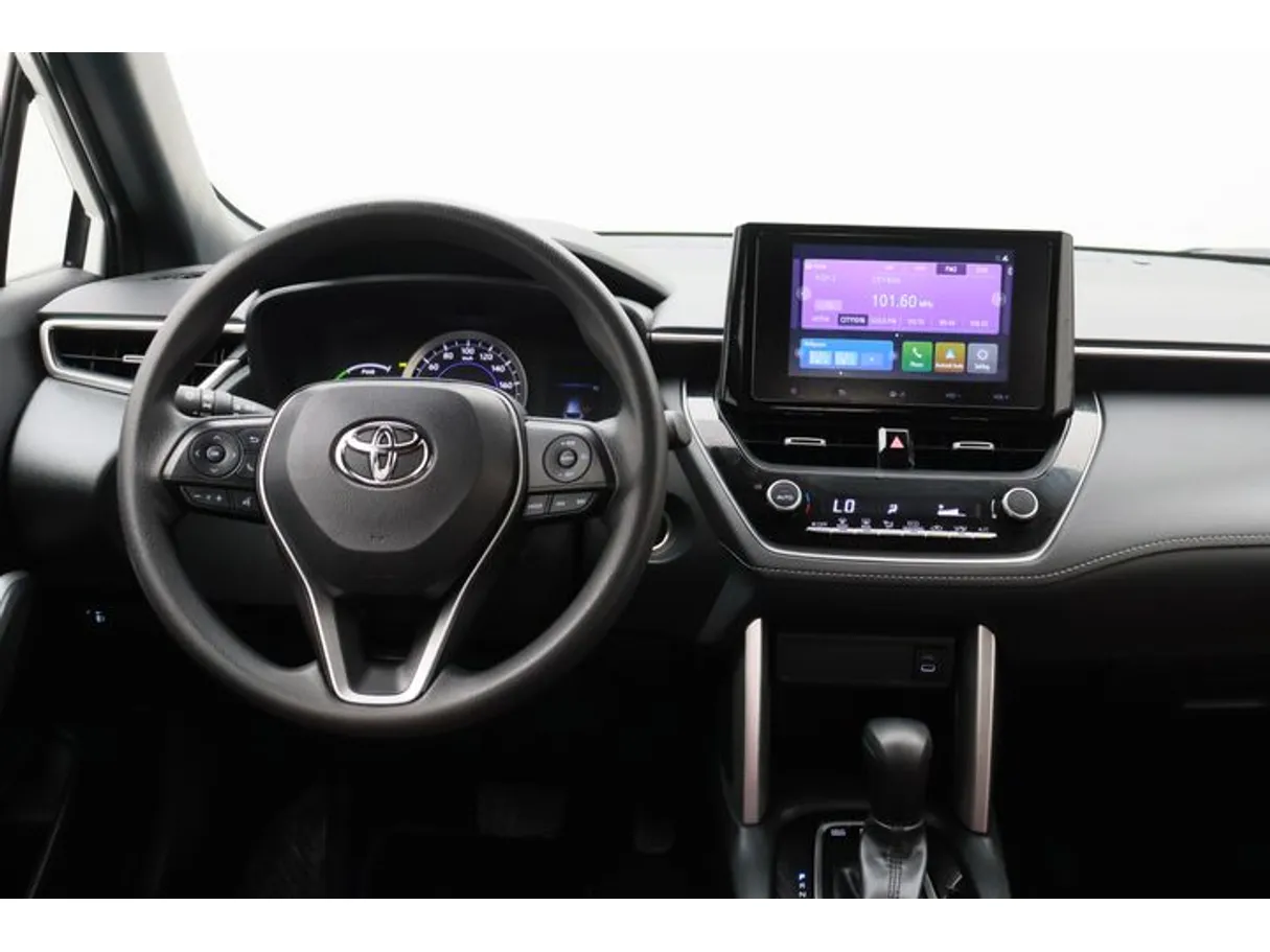 Car image 15