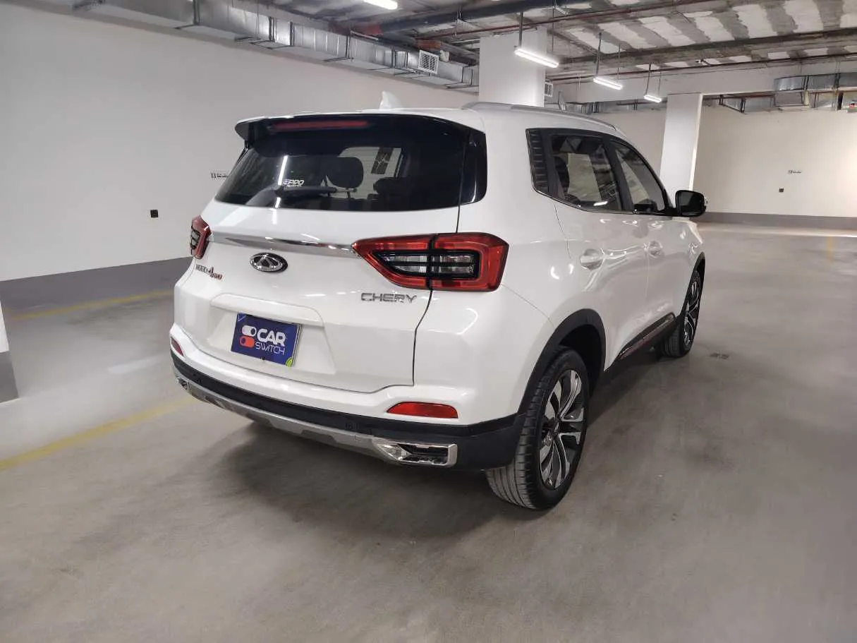 Car image 5