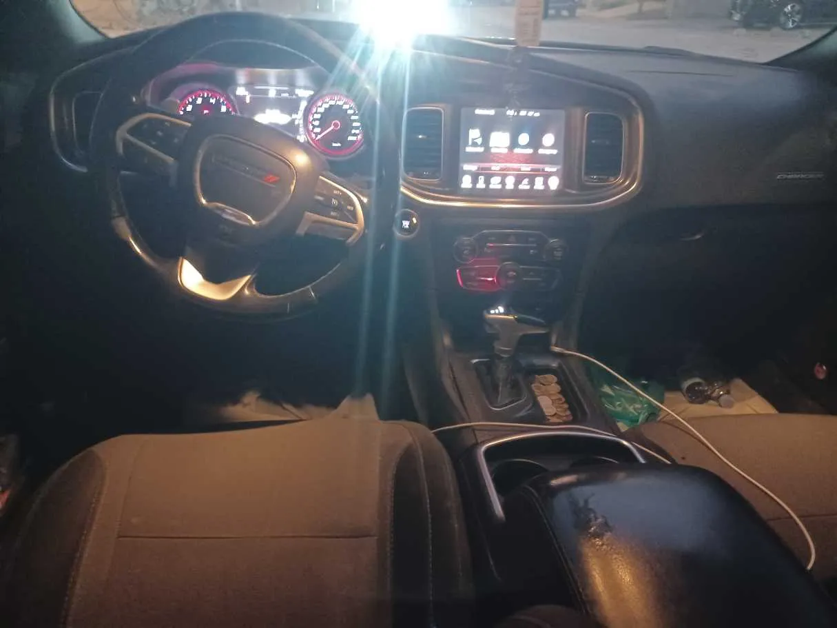 Car image 15