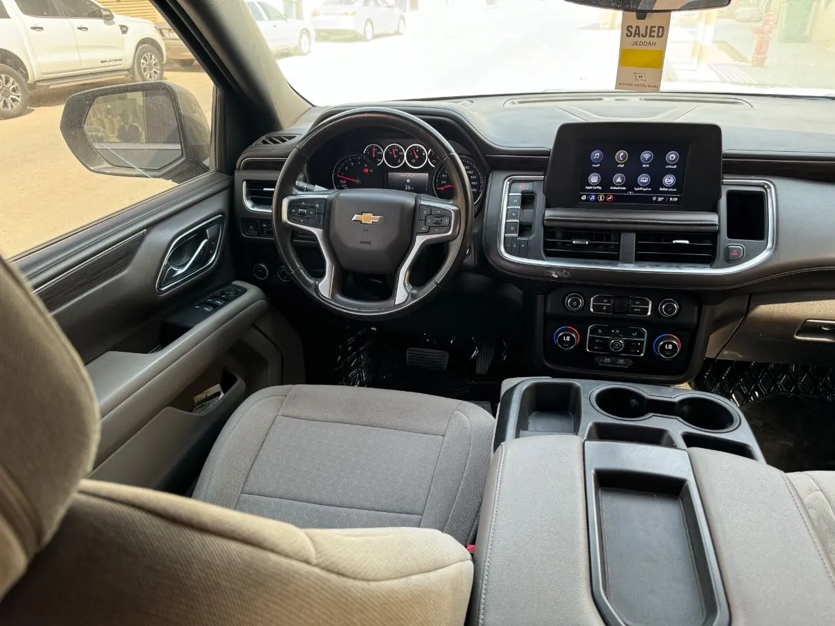 Car image 17