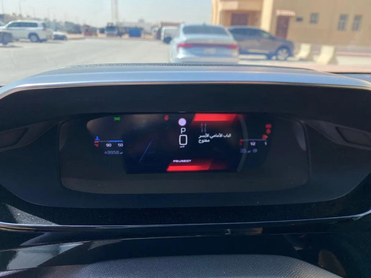 Car image 19