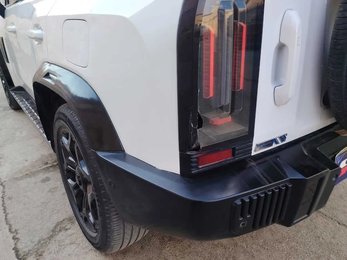 Car image 31