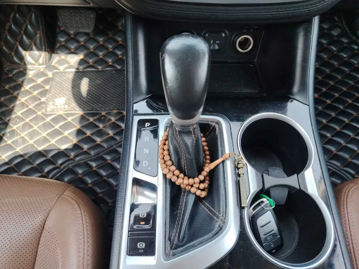 Car image 20