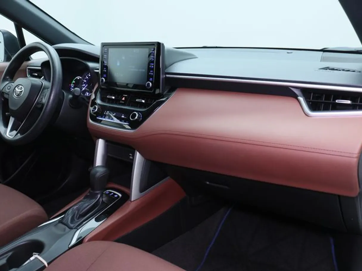 Car image 10