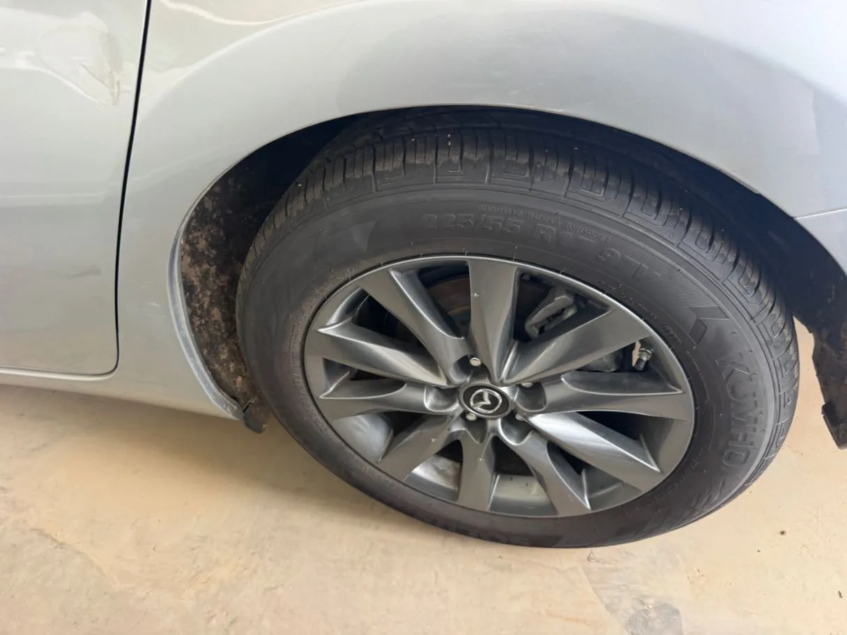 Car image 7