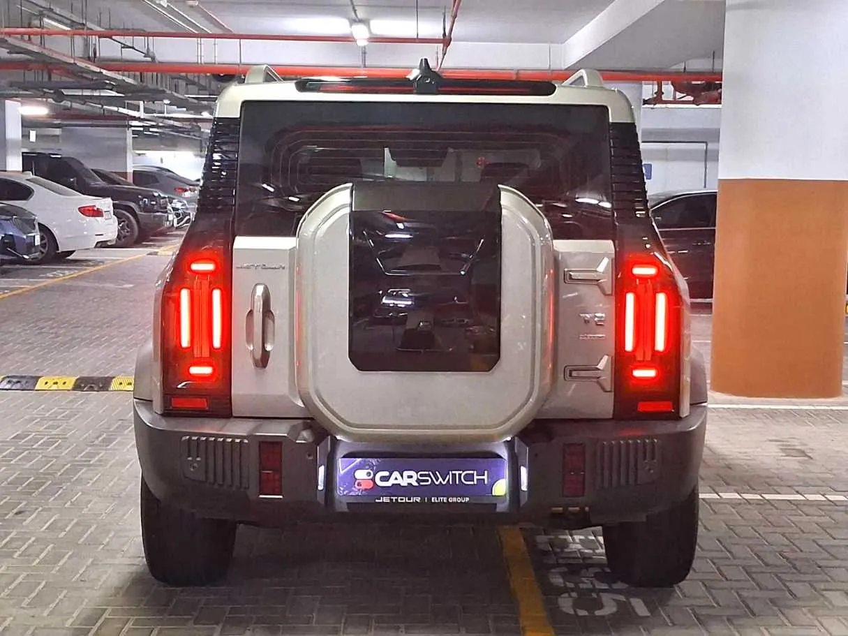 Car image 9