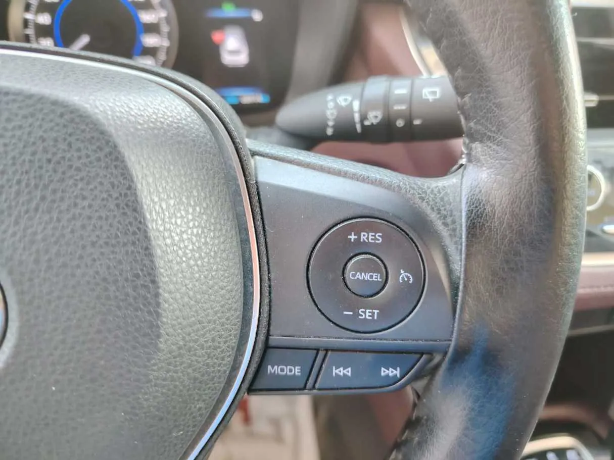 Car image 33